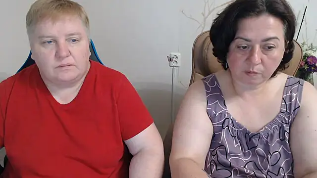 Lindy-Jeanie লাইভ XXX চ্যাট