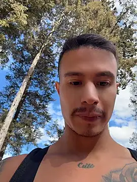 DOMINICKVEGAS77: απευθείας συνομιλία ΧΧΧ