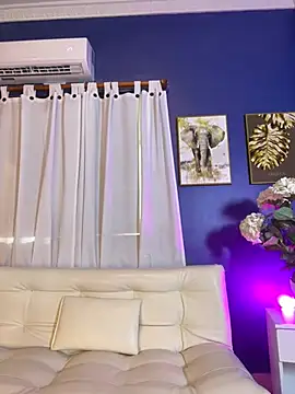 LeahRenner Live XXX-Chat