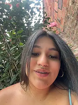 Chat XXX en directo de Emily_Gomezz
