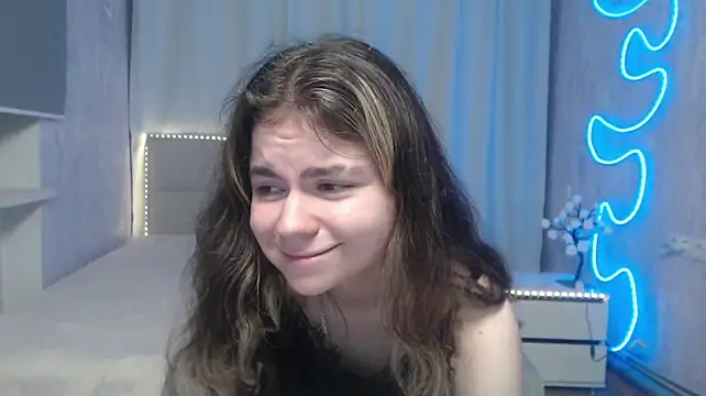 TinaRedly Chat XXX live