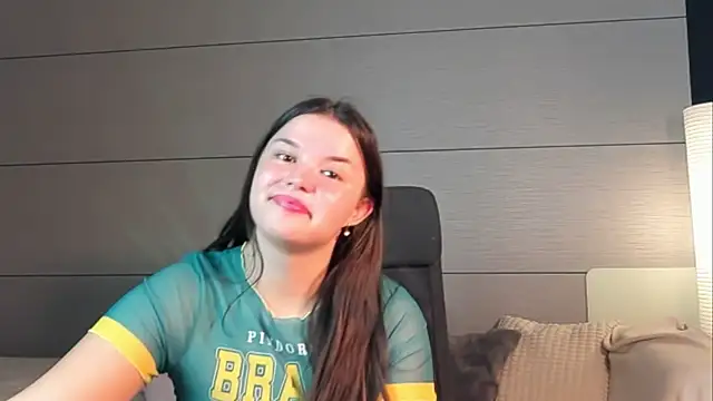 Laraaa_Loom Live XXX-Chat
