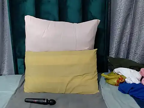 Satindream live XXX chat