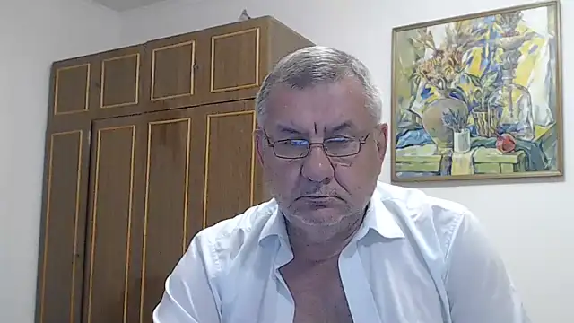 machomale3 XXX чат на живо