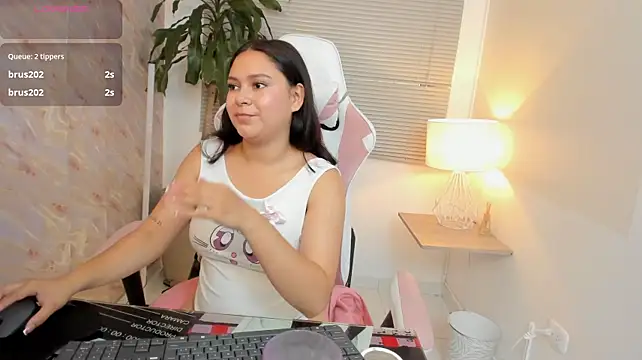 XXX chat uživo modela Littlee_Noemi