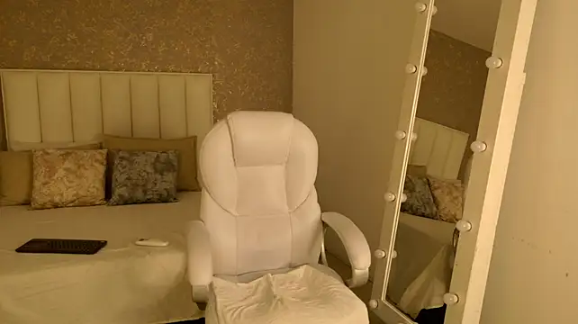 JordanMiller_ লাইভ XXX চ্যাট