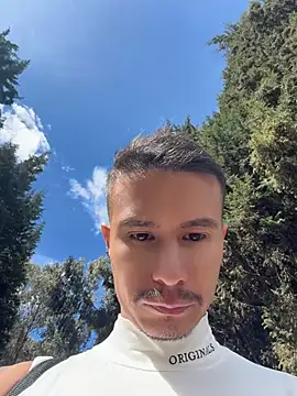 DOMINICKVEGAS77 élő XXX-chatje