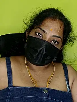 Tamil_Mithra Adlı Modelin Canlı XXX Sohbeti