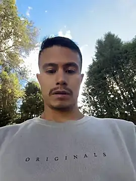 DOMINICKVEGAS77 élő XXX-chatje