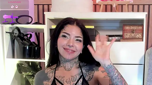 แชท XXX สดของ NinaInk
