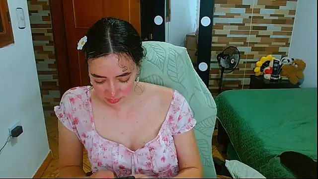 sajecrismaa's Live XXX Chat