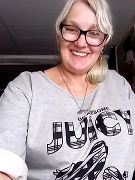 irinamaux's Live XXX Chat