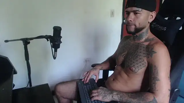 ROOKERTn Live XXX chat