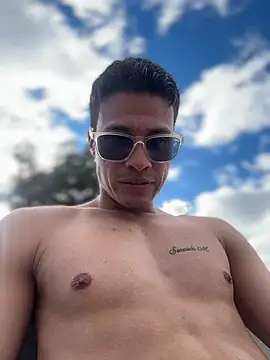 Chat +18 de TavoHot_ ao vivo