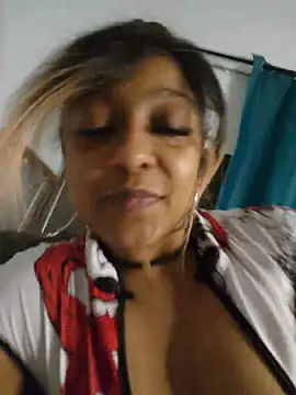 Chat XXX en directo de Indianbrownie