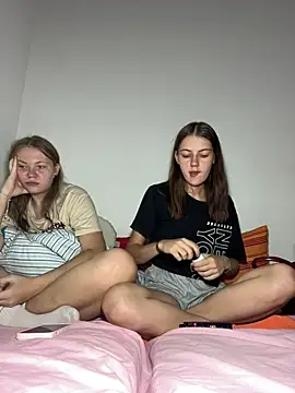 XXX chat uživo modela ella_maya