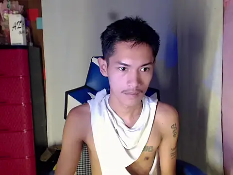 riks_tyler 即時 XXX 聊天