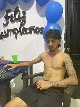 Kriss_Edwards' Live XXX Chat