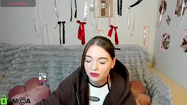 Veloraaaa Adlı Modelin Canlı XXX Sohbeti