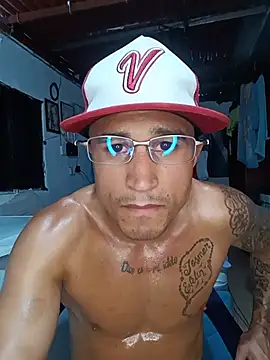 Fitneehotn Live XXX chat