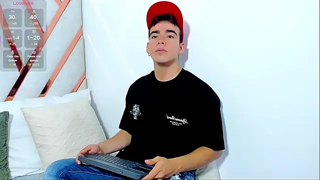 Alejandro_karter18 Adlı Modelin Canlı XXX Sohbeti