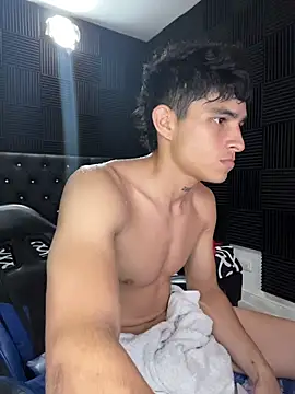 nic_2005 XXX чат на живо