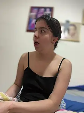 Cloew_Marz Adlı Modelin Canlı XXX Sohbeti