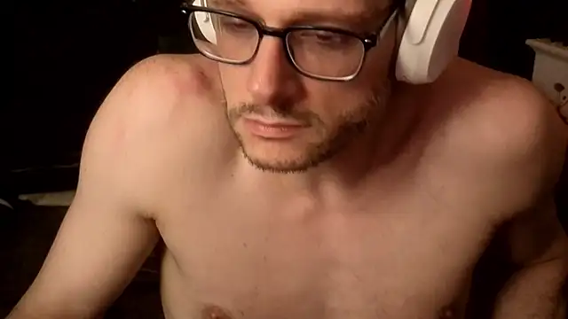 צ'אט XXX בשידור חי של MasterDaddyCool