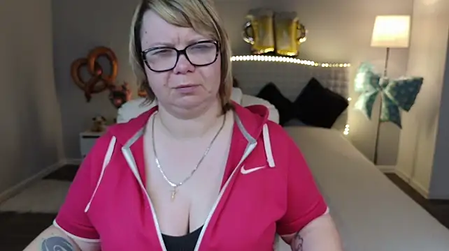 دردشة BonnnyBoobsy الجنسية المباشرة