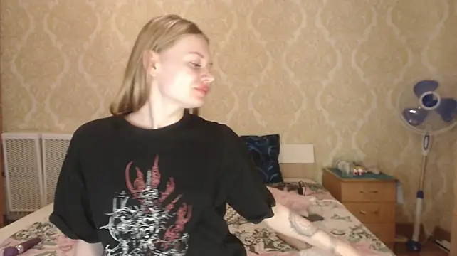 Kitkaat00 Adlı Modelin Canlı XXX Sohbeti