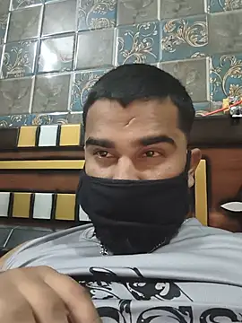 BeardKingoBack's Live XXX Chat