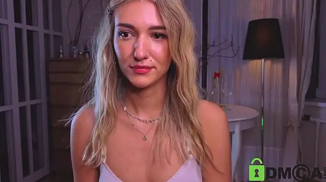 AdelaNovela Chat XXX in diretta