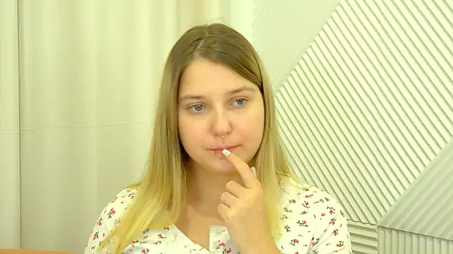 TinnaBurton's Live XXX Chat