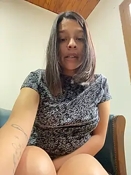 EverMore_'s Live XXX Chat