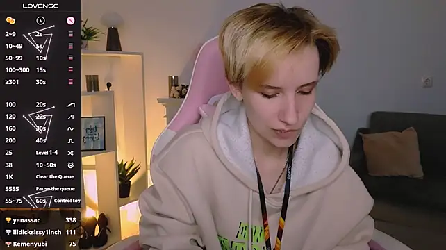 XXX chat uživo modela _Rein_ramm