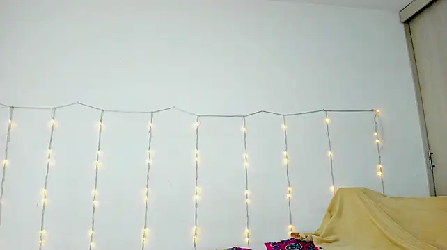monica_little23's Live XXX Chat