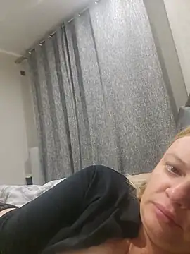 KamiLove's Live XXX Chat