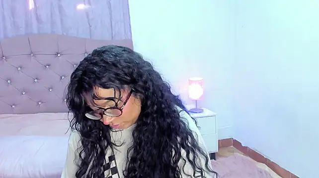 Latinabombsheell's Live XXX Chat