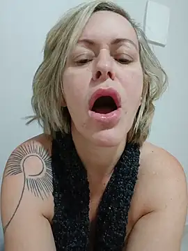 Misaudibel live XXX chat