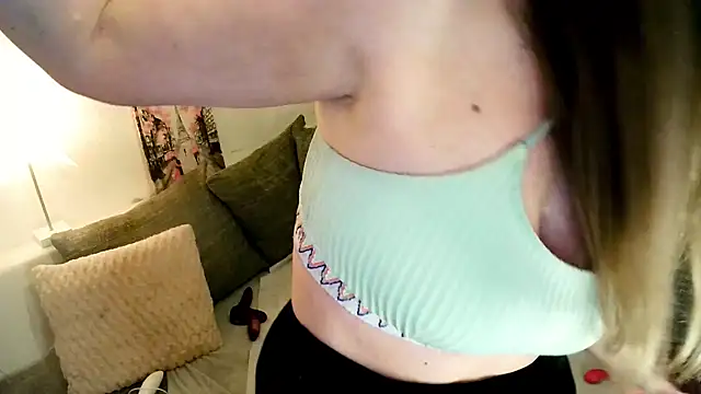 MissPuscheln Live XXX chat