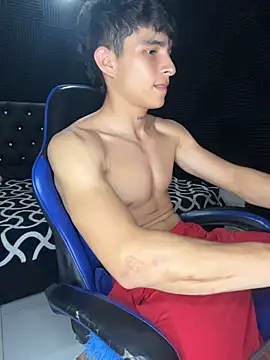 nic_2005n Live XXX chat