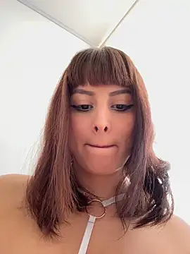 lara_reynolds' Live XXX Chat