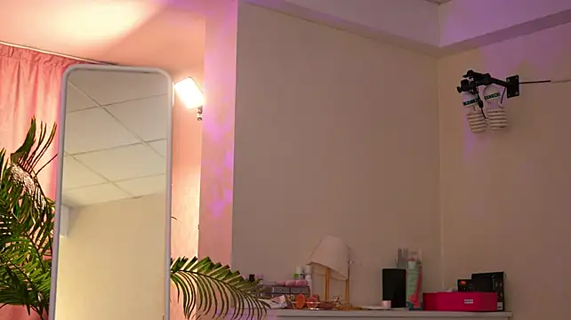 Онлайн чат XXX LalaRoze