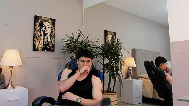 roan_birkin Adlı Modelin Canlı XXX Sohbeti