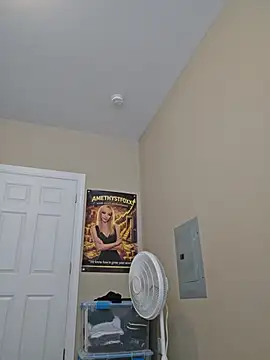 XXX chat uživo modela AmethystFoxx