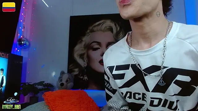 maxiy_001 Adlı Modelin Canlı XXX Sohbeti