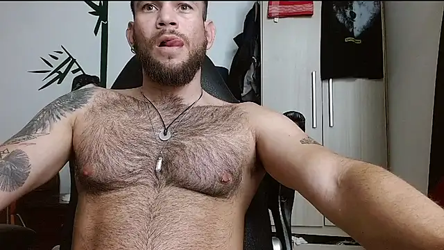 XXX chat uživo modela DominanThewolff