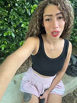 Chat +18 de roxyrougee ao vivo