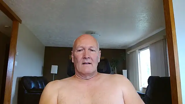 BasicAnt live XXX chat