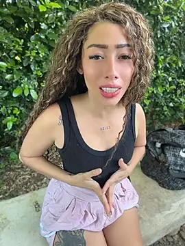 roxyrougee – Naživo XXX chat